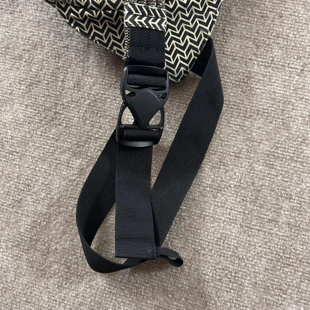 KAVU Rope Bag Sling Backpack Black Cream Chevron Canvas Crossbody Hiking Travel